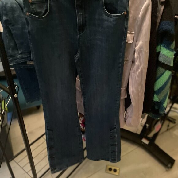 EUC: Pilcro High-Rise Bootcut Jeans- Size 30 - Picture 2 of 2